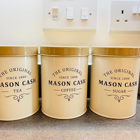 Spacious Two Bedroom Apartment In Balham ロンドン エクステリア 写真
