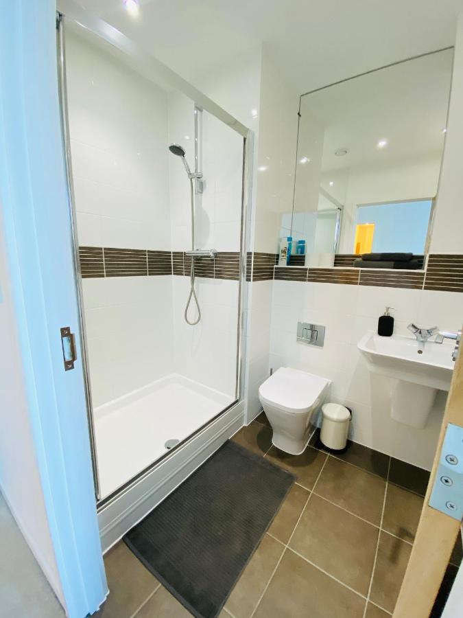 Spacious Two Bedroom Apartment In Balham ロンドン エクステリア 写真