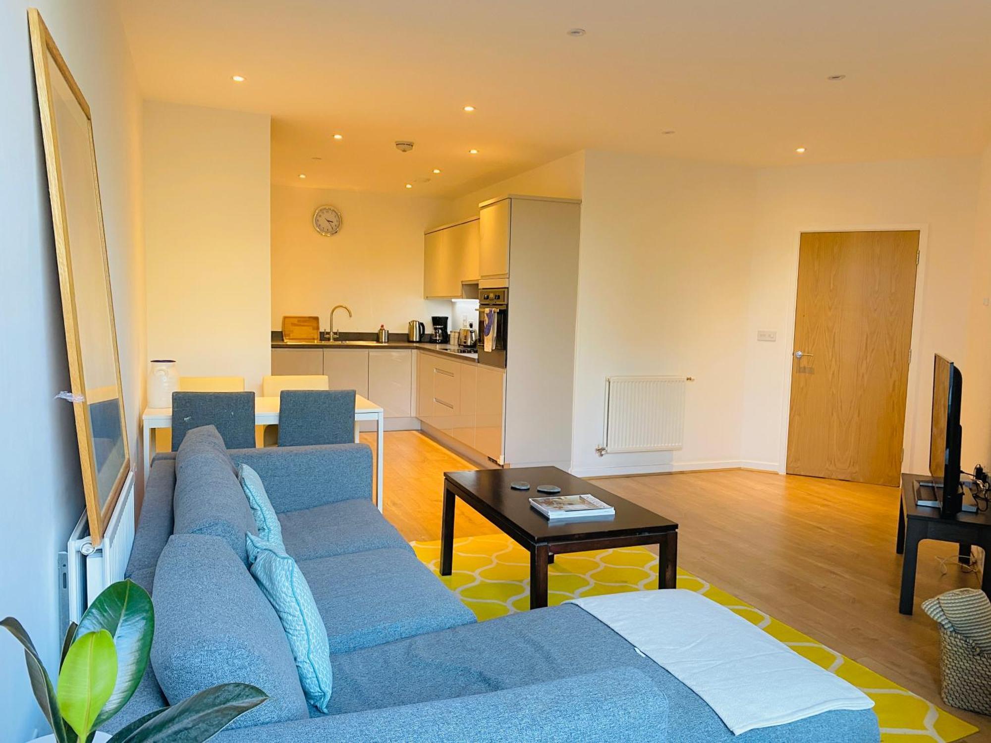 Spacious Two Bedroom Apartment In Balham ロンドン エクステリア 写真